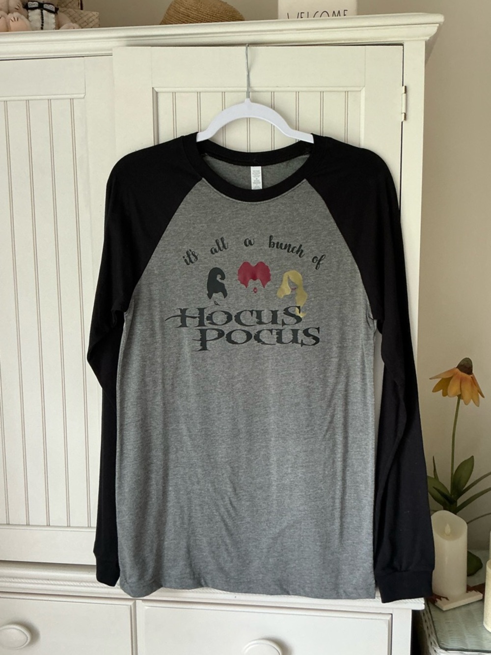 NWOT Halloween HOCUS POCUS Long Sleeve T-Shirt 🎃